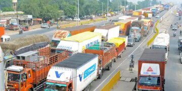 Cabinet approves Rs 9,585 crore green scheme to replace old trucks and buses in Delhi-NCR