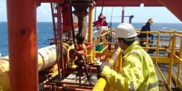 Center extends custom duty exemption on important petrochemical imports till July 15