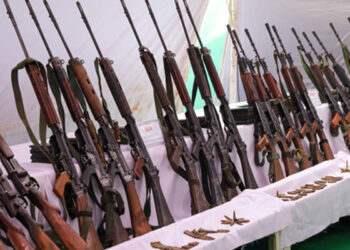Chhattisgarh: CRPF foiled a major conspiracy of Naxalites, recovered weapons and explosives.