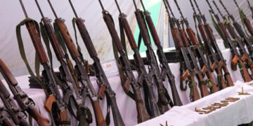 Chhattisgarh: CRPF foiled a major conspiracy of Naxalites, recovered weapons and explosives.