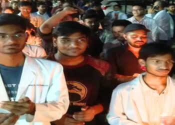 Chhattisgarh Doctor Protest Medical Council Decision Chhattisgarh News | Chhattisgarh Doctor Protest: Doctors angry over the decision to give direct exemption to outside doctors; Gave warning News Track in Hindi