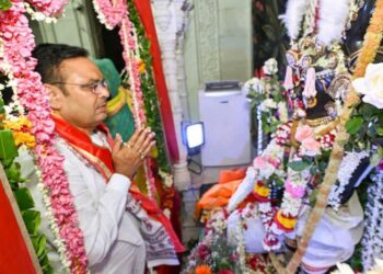 Chief Minister Bhajanlal Sharma prayed for the prosperity of the state by offering prayers at Shrinathji temple.