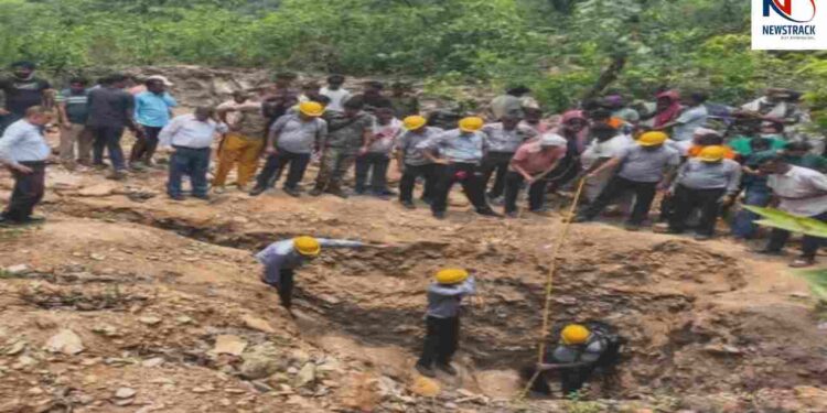 Coal Mine Accident Toxic Gas Leak Jharkhand Latest News| Newstrack Latest News | Jharkhand News: Tragic accident in Jharkhand, four people died due to poisonous gas in coal mine. News Track in Hindi