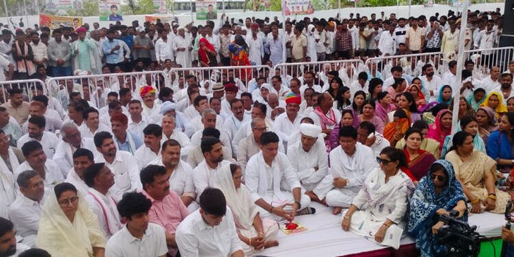 Dausa: On the 26th death anniversary of former Union Minister Rajesh Pilot, Sachin Pilot's message of love to Gehlot - He loves Vaibhav as much as he loves me.