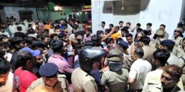 Dehradun Vikasnagar Violence Dehradun Vikasnagar Murder Case. Vikasnagar Violence Dehradun Vikasnagar Violence: Vikasnagar boiled over the murder of a Hindu youth, the accused's house burnt; Internet shut down News Track in Hindi