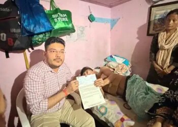 Delhi government's honor to Rohit Mukhiya, who saved his life in Malviya Nagar fire, Rs 5 lakh assistance and free treatment