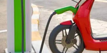 Delhi's new EV policy will increase investment, boost manufacturing and create green jobs: PHDCCI
