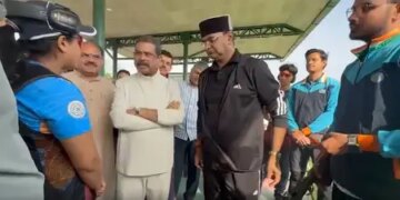 भोपाल में शिक्षा मंत्री धर्मेंद्र प्रधान ने खिलाड़ियों से की बातचीत, शिक्षा से जुड़ी पहलों की समीक्षा की