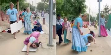 Even the heat lost in front of faith, the prostration circumambulation of foreign devotees in Vrindavan won the hearts.