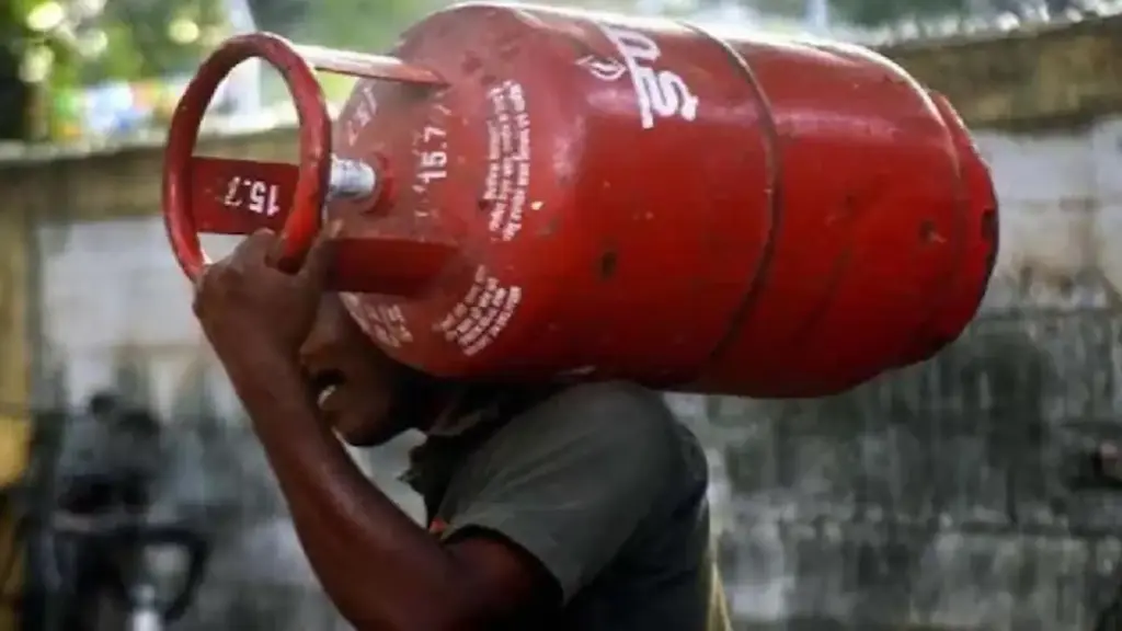 Gas Cylinder Price Today: Is there relief or increased expenditure today? Before booking the cylinder, please check the new price.