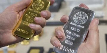 Gold-Silver Price Crash: Silver fell by ₹ 6,000, gold also became cheaper, check today's latest price here before buying.