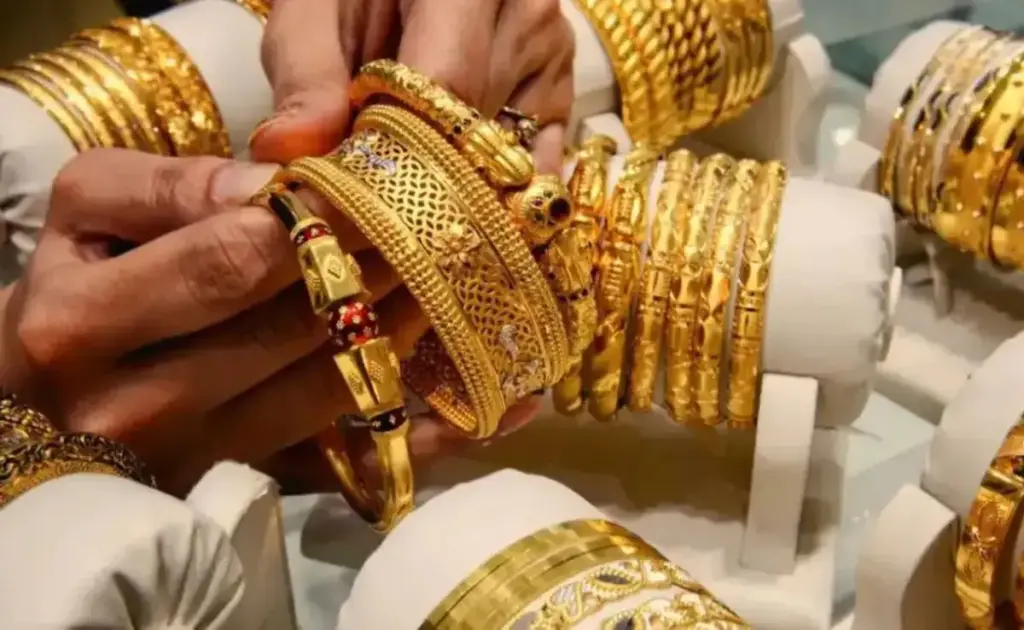 Gold Silver Price Today: Huge fall in gold prices! Rates reach lowest level in 6 months, know the latest price here