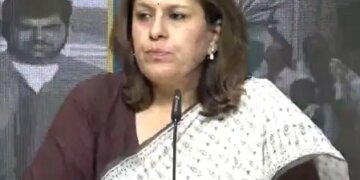 अमेरिका को जवाबदेह ठहराने में फेल रही सरकार : सुप्रिया श्रीनेत