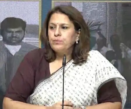 अमेरिका को जवाबदेह ठहराने में फेल रही सरकार : सुप्रिया श्रीनेत