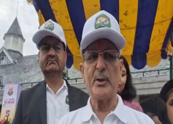 Governor gives green signal to mini marathon in Shimla on World Environment Day