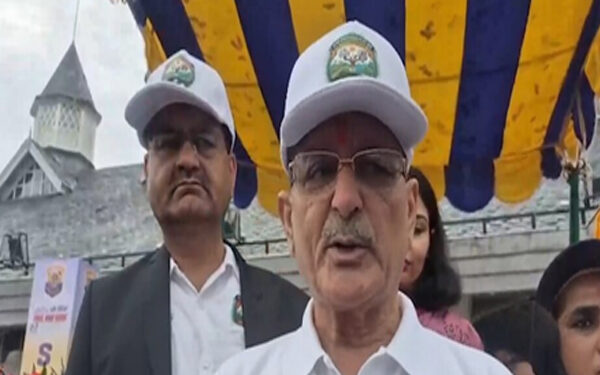 Governor gives green signal to mini marathon in Shimla on World Environment Day