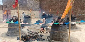 Grand conclusion of 41 day long Dhuni penance, crowd of devotees gathered in Havan-Yagya and Bhandara.