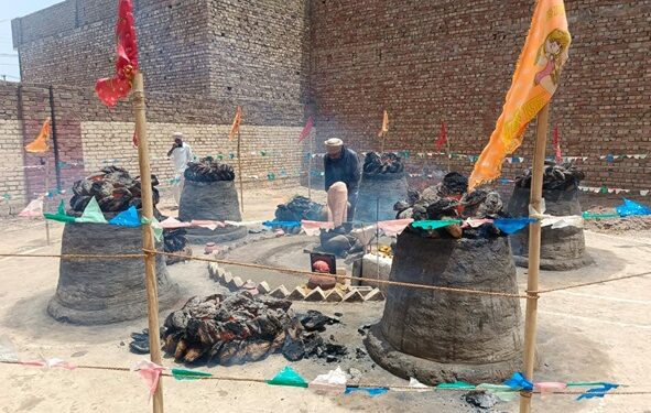 Grand conclusion of 41 day long Dhuni penance, crowd of devotees gathered in Havan-Yagya and Bhandara.