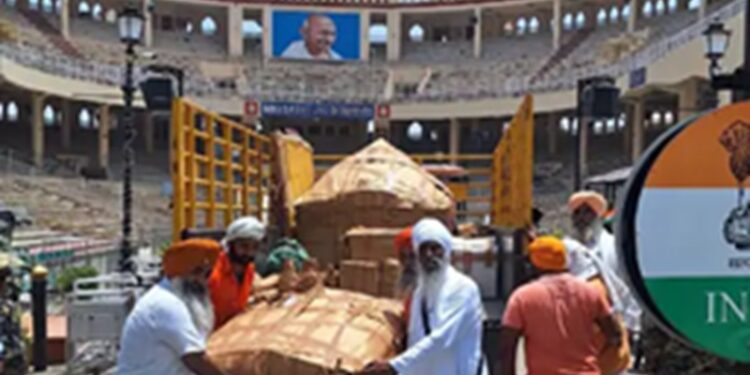Grand golden palanquin sent from India to Nankana Sahib, left for Pakistan from Attari-Wagah border.