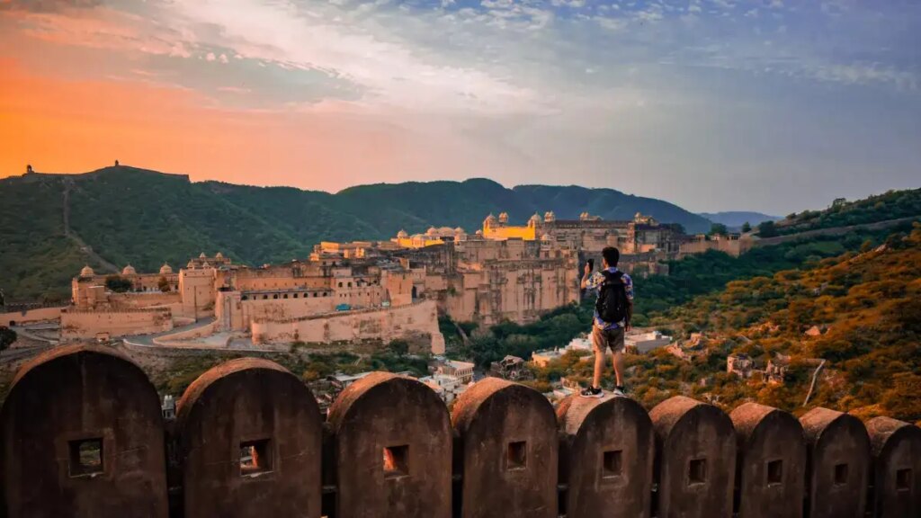 If you want to expose your children to history during summer vacation, then you must visit Amer Fort of Jaipur, they will fall in love with history.