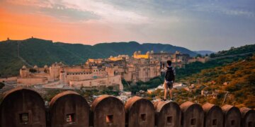 If you want to expose your children to history during summer vacation, then you must visit Amer Fort of Jaipur, they will fall in love with history.