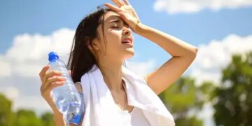 In the scorching heat of Nautapa, wrong diet can increase the risk of heat stroke, know how the diet should be.