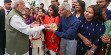 Indian community gave a warm welcome in Nice, Prime Minister Modi said - this honor is very memorable