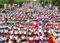 International Yoga Day 2026 Indore Yoga Record| Asia World Record Newstrack Latest News | Indore: 10 thousand people created history by doing Bhramari Pranayam on Yoga Day, Indore's name registered in 'Asia World Record'. News Track in Hindi