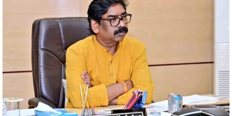 Jharkhand Cabinet Approves Rs 10 Lakh Compensation for Wild Animal Attack Deaths. Jharkhand News: Big announcement of Hemant Soren cabinet, Rs 10 lakh compensation will be given on death due to attack by wild animals. News Track in Hindi