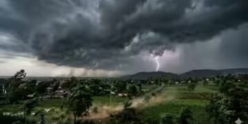 Jharkhand Monsoon| Heavy Rain and Thunderstorm Alerts Issued in Multiple Districts. IMD Alert | Jharkhand Weather: Entry of monsoon in Jharkhand, big warning regarding thunderstorm and heavy rain in many districts. News Track in Hindi