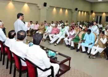 Jharkhand Rajya Sabha Election Hemant Soren INDIA Alliance | Jharkhand Rajya Sabha Election: 'Not 56 but now 61...', 'India' alliance laid the political chessboard for Jharkhand Rajya Sabha elections. News Track in Hindi