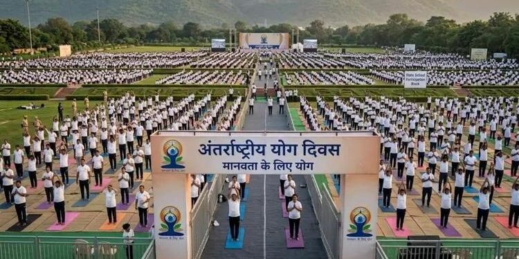 Jharkhand Schools to Remain Open on Sunday for Yoga Day 2026. Education Department Issues Order | Jharkhand News: All government schools of Jharkhand will remain open on Sunday also on Yoga Day, order of Education Department. News Track in Hindi