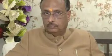 सत्ता के लिए विरोधियों से मिलाया हाथ, इसीलिए डीएमके ने कांग्रेस को