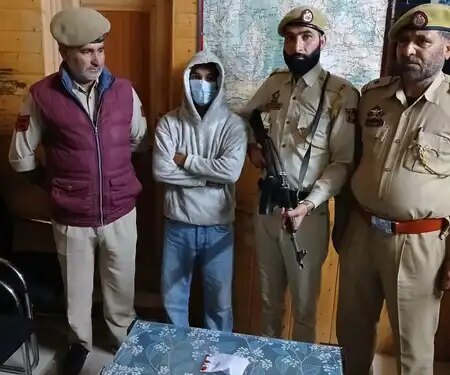 Kupwara Police arrested a drug smuggler in Trehgam, hashish recovered.