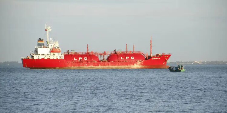 LNG Tanker Reaches India: Big relief to India after Iran war, first ship filled with gas crosses Hormuz