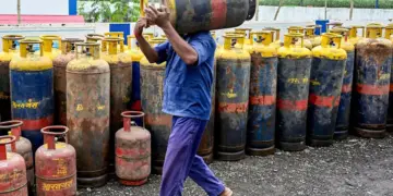 LPG Price Today 29 June 2026: How much will 14.2 and 19 kg gas cylinder be available today? Check the latest rate of your city