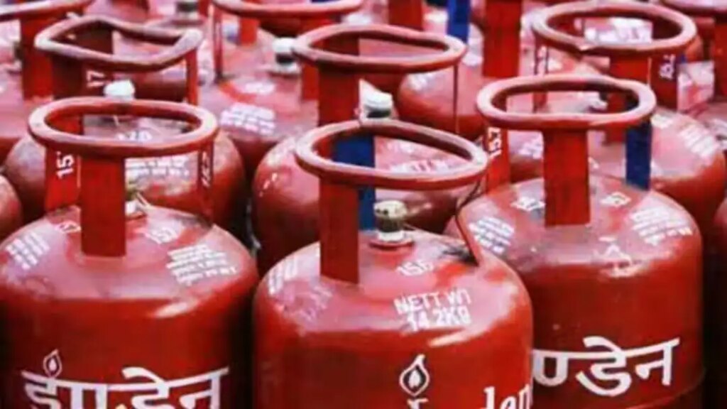 LPG Price Today: Gas cylinder prices remained stable even today, know the latest prices of domestic and commercial LPG across the country.