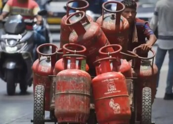 LPG Price Today: Lowest gas cylinder price in India, quickly check what is the price of domestic and commercial cylinders today.