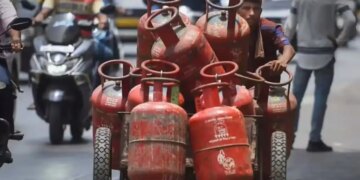 LPG Price Today: Lowest gas cylinder price in India, quickly check what is the price of domestic and commercial cylinders today.