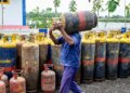LPG Price Update: Government's big decision on the supply of commercial gas cylinders, know for how much the cylinder is available today