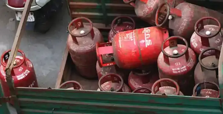 LPG Rate Today: Has the price of gas cylinder increased today? Know the latest rates from Delhi, Mumbai to Patna