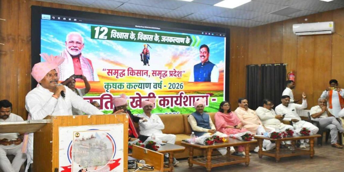 MP Wheat Sold at â‚¹5000/Quintal: How Organic Farming Changed the Game | MP Organic Wheat: Government rate is ₹2625, then how is Gwalior MP selling ₹5000 quintal wheat? There is huge demand in the market. News Track in Hindi