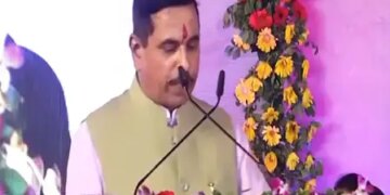 मध्य प्रदेश: प्रह्लाद जोशी ने 950 मेगावाट सौर परियोजनाओं का किया उद्घाटन, सीएम मोहन यादव भी रहे मौजूद