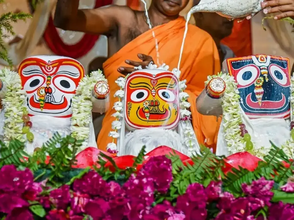 Mahaprabhu's divine bath will be done with 108 urns, then why will the darshan remain closed for 15 days? Know the reason