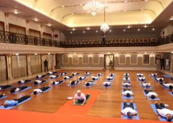 Maharashtra Governor Jishnudev Verma did yoga with Coast Guard officials