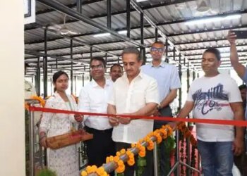 Minister of State for Environment Kirti Vardhan Singh launches app at Delhi Zoo