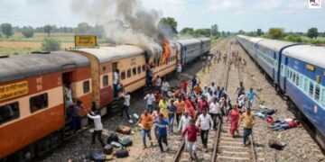 Morena Train Accident: Four Killed After Fire Rumor in Intercity Express Triggers Panic | Morena Train Accident: Tragic train accident in Morena, rumor of fire created stampede, 4 passengers lost their lives. News Track in Hindi