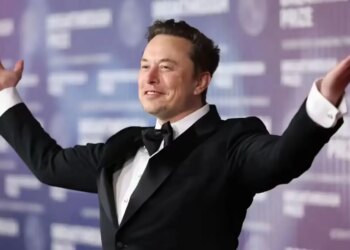 'Now call him a trillionaire instead of a billionaire...' Elon Musk became the world's first trillionaire, net worth reached more than the GDP of 21 countries