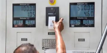 Oil companies are facing loss of around Rs 500 crore per day, relief will be provided by ban on sale of bulk diesel from retail outlets.