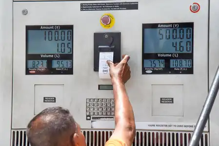 Oil companies are facing loss of around Rs 500 crore per day, relief will be provided by ban on sale of bulk diesel from retail outlets.